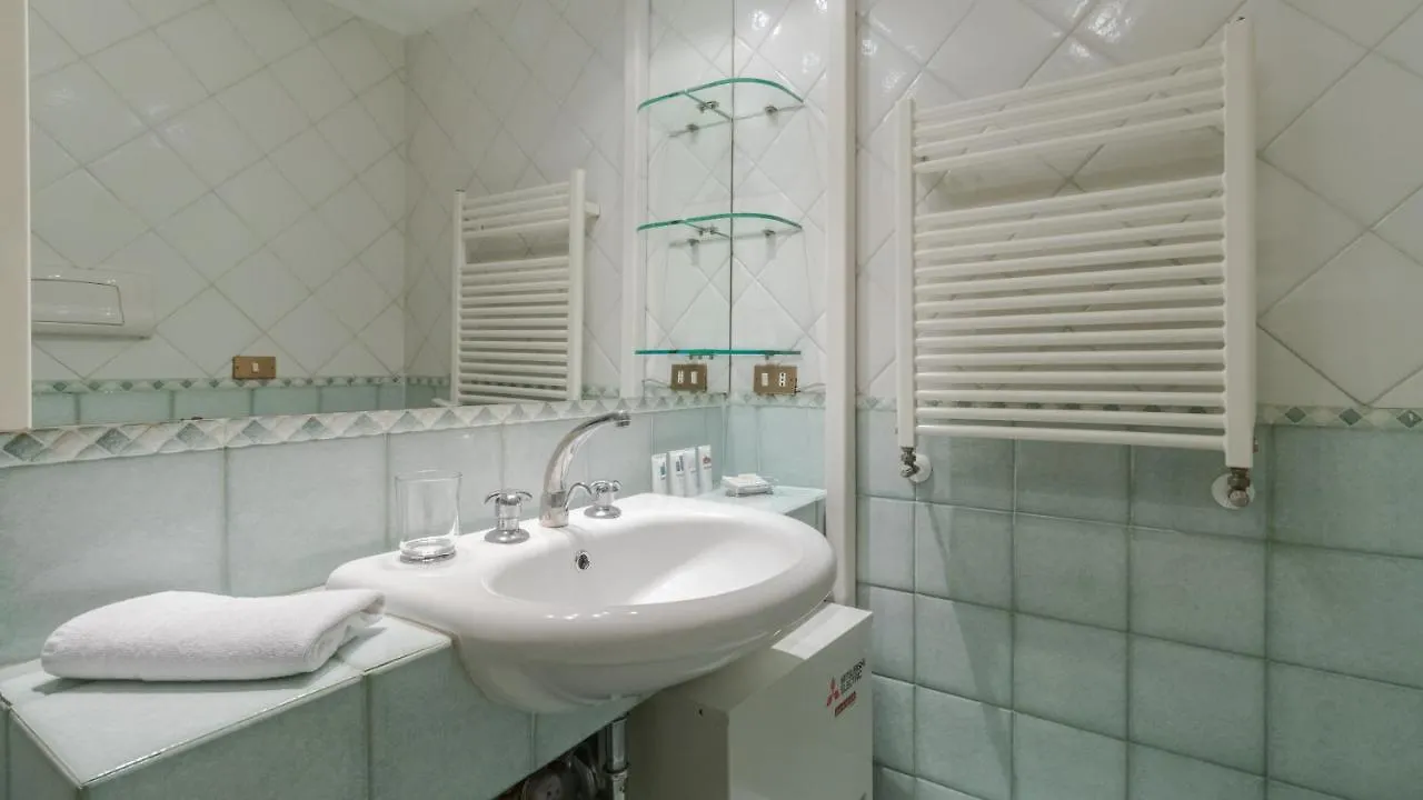 Italianway - Tadino 13 Apartment Milan